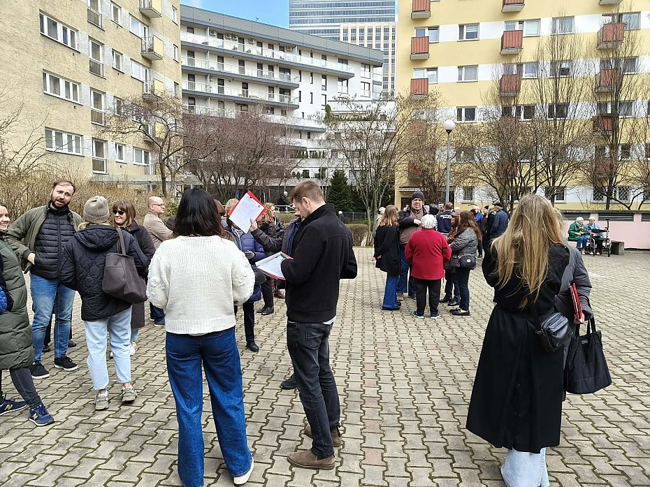 Dwa bloki zamiast zieleni na Woli? Mieszka�cy protestuj�