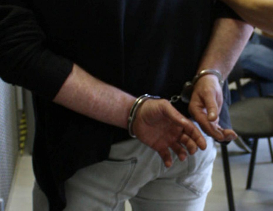 alt='Wykorzysta� chwil� nieuwagi i ukrad� 5 tys. z�. Zatrzymany'