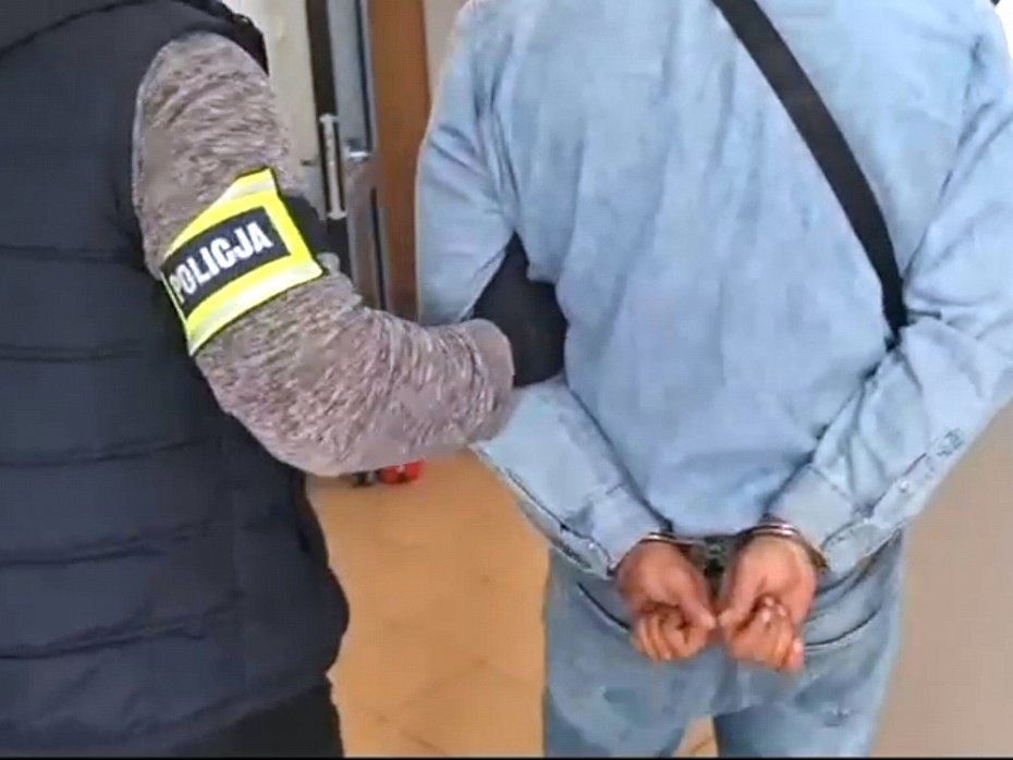 alt='Kradli perfumy i kosmetyki. Para zatrzymana po kolejnej akcji'