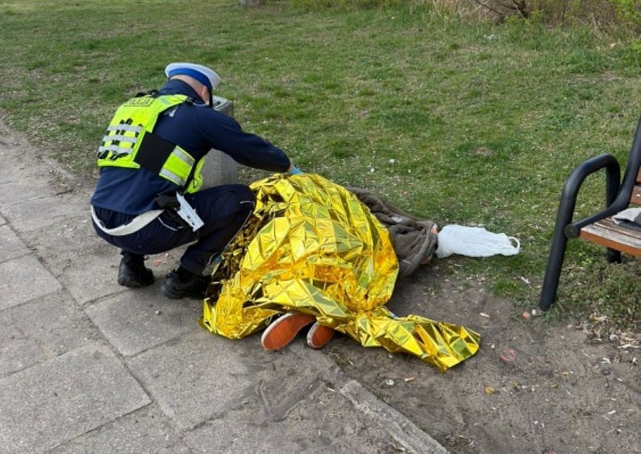 alt='Policjanci uratowali 38-latka w stanie zagro�enia �ycia'