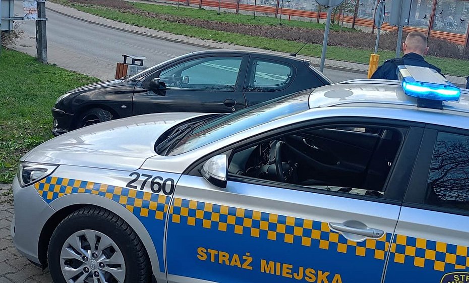 alt='Porzucony wrak skrywa� tajemnic�. Policja odkry�a jego przesz�o��'