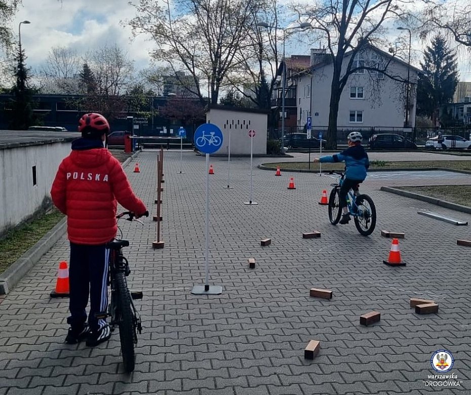 alt='Egzaminy na kart� rowerow� w warszawskich szko�ach. Policja rozpocz�a dzia�ania'
