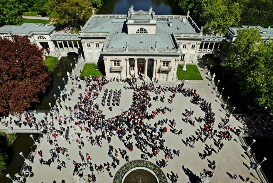 alt='Maj�wka 2026 w �azienkach Kr�lewskich. Piknik, koncerty i darmowe zwiedzanie'