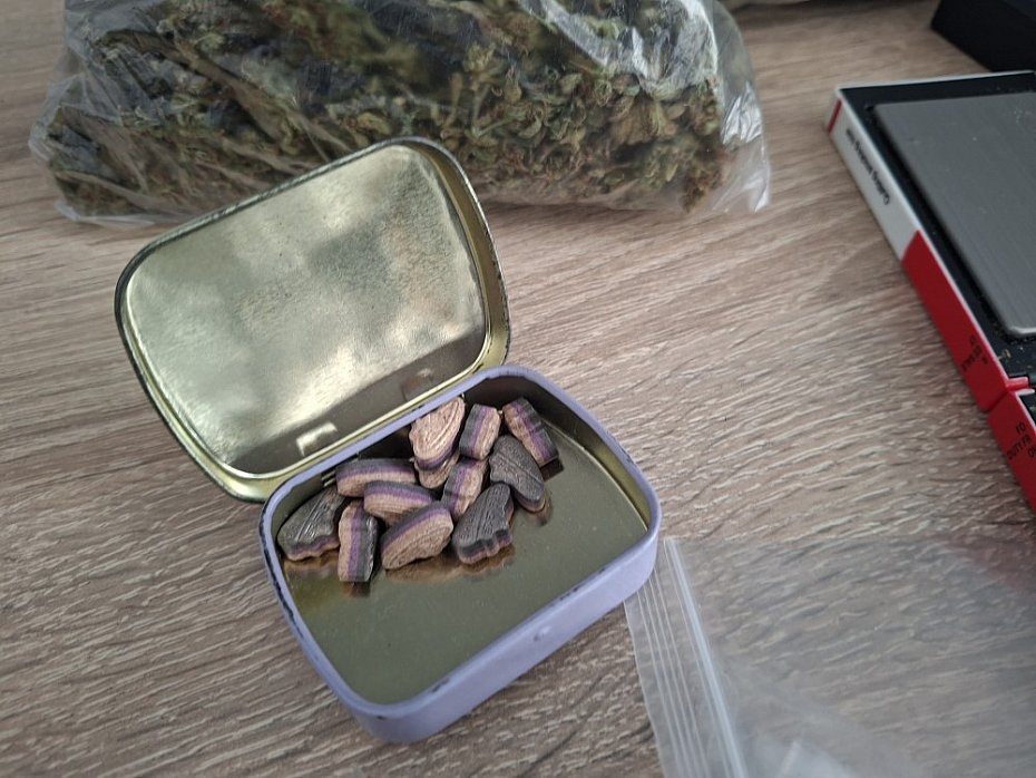 alt='Narkotyki w domowym sejfie. 38-latek w areszcie'