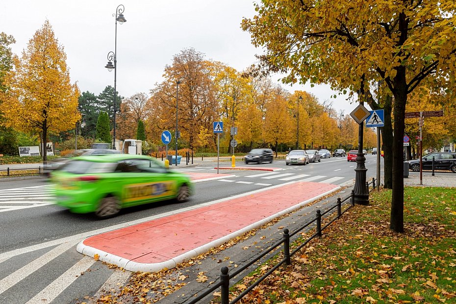 alt='Nowe �wiat�a i buspasy w Warszawie'