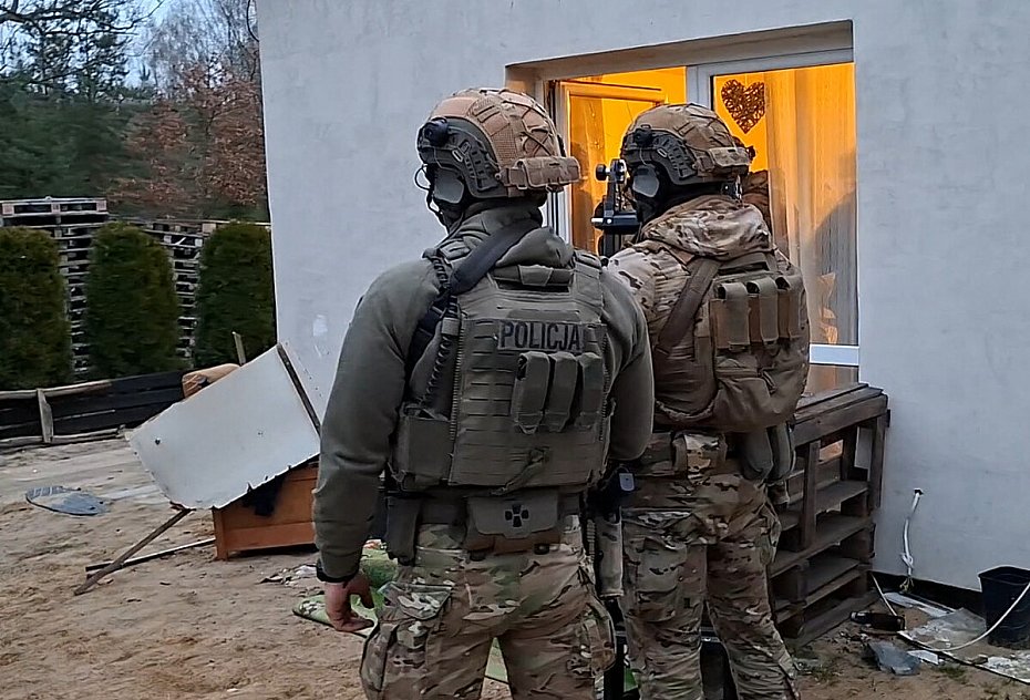 alt='Rozbita grupa kradn�ca auta i wy�udzaj�ca odszkodowania. 16 zatrzymanych'