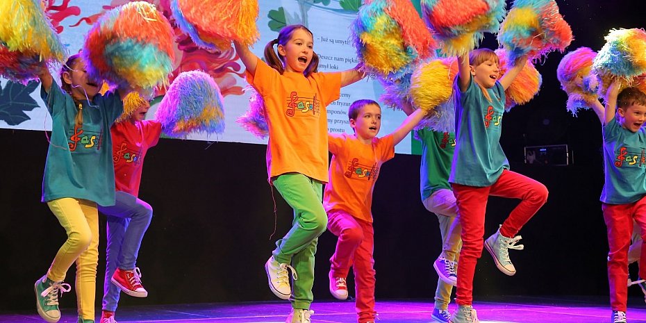 alt='Fasolki w �wicie. Wiosenny koncert pe�en energii i zabawy'