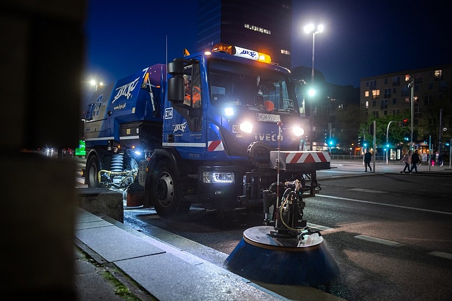 alt='Warszawa sprz�ta ulice po zimie. Znamy harmonogram'