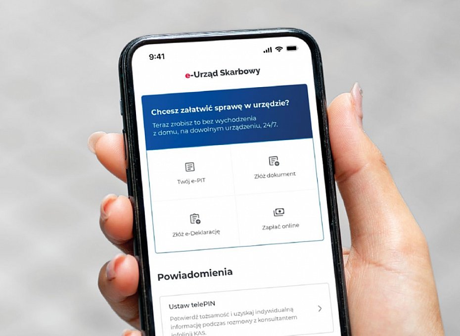 alt='e-Urz�d Skarbowy w smartfonie. Aplikacja przekroczy�a milion pobra�'