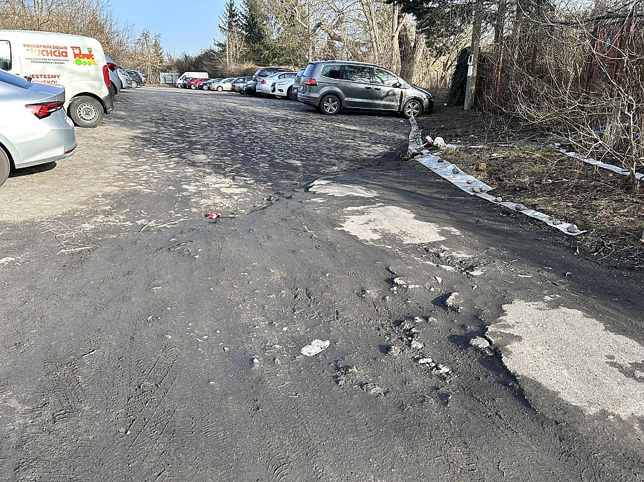 Ulica Przy Fosie na Bemowie w z�ym stanie. Remont pod znakiem zapytania