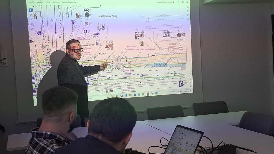 Wola wprowadza pierwsze�stwo pieszych na drogach rowerowych. Pilota� w dw�ch miejscach