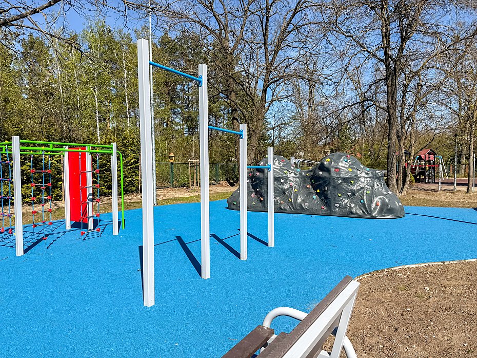 Nowoczesna baza sportowa przy SP 110 na finiszu. Co powsta�o?