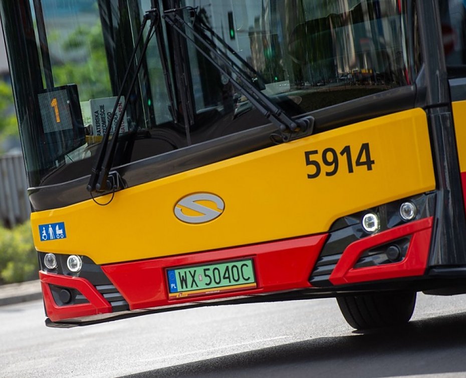 Autobusy w Warszawie: niepunktualno��, przesiadki i d�ugie doj�cia. Co boli pasa�er�w?