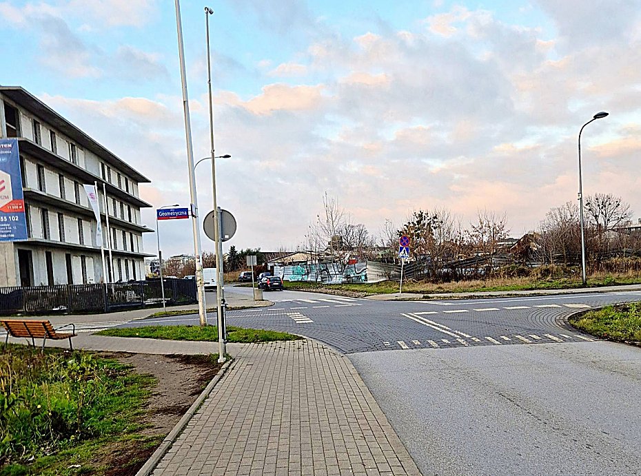 alt='Szko�a przy Siecznej z pozwoleniem. B�dzie te� przebudowa uk�adu drogowego'