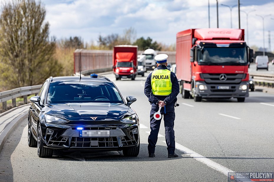 alt='Nowe radiowozy Cupra w policji. Piraci drogowi bez szans'