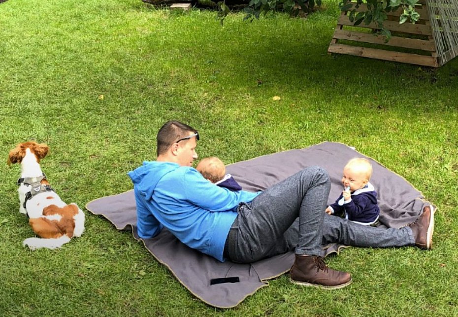 alt='Maj�wka Offline. Odpoczynek bez telefon�w w centrum Warszawy'