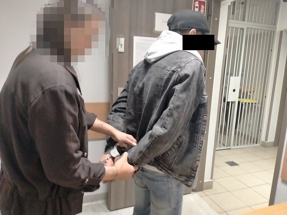 alt='Po�cig ulicami. Pijany kierowca ucieka� przed policj�'