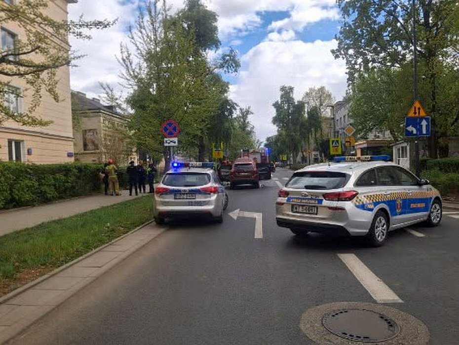 alt='Po�ar auta na Cyraneczki. W �rodku by�a butla z gazem'