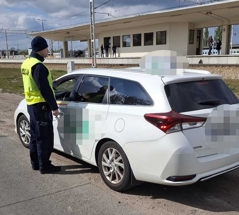 alt='Policja kontroluje przewozy os�b. Sprawdzaj� legalno�� i bezpiecze�stwo'