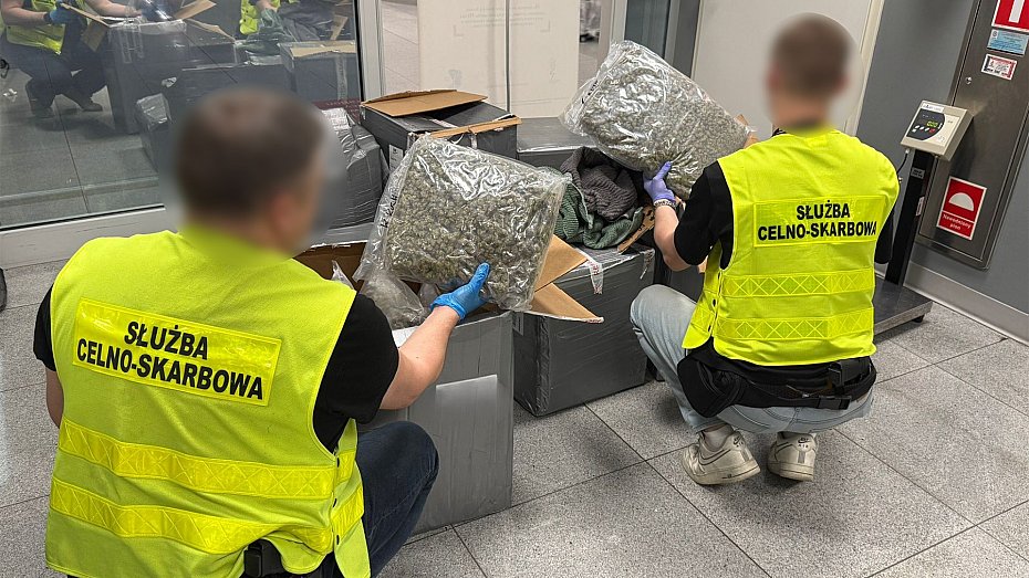 alt='KAS przej�a 50 kg marihuany w przesy�kach z Kanady'