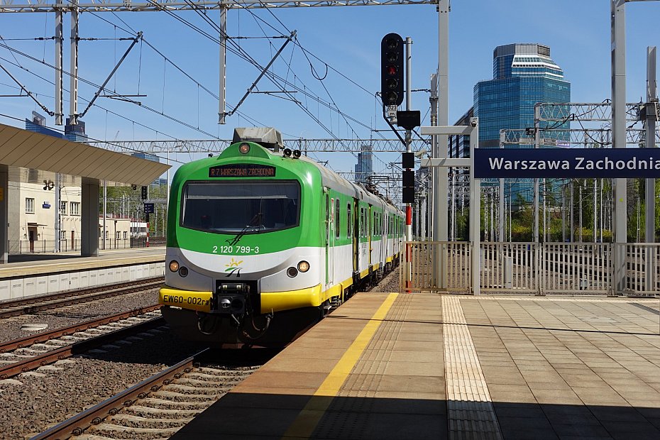 alt='Koleje Mazowieckie wycofa�y legendarne "Ewusie"'