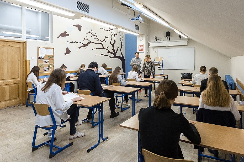 alt='Warszawa wycofa�a si� ze wsp�lnej rekrutacji do szk� �rednich'