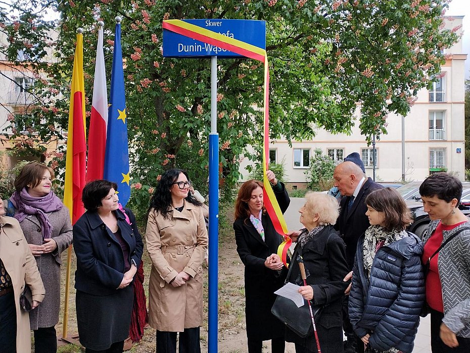 alt='�oliborz upami�tni� Krzysztofa Dunin-W�sowicza. Skwer zyska� nowego patrona'