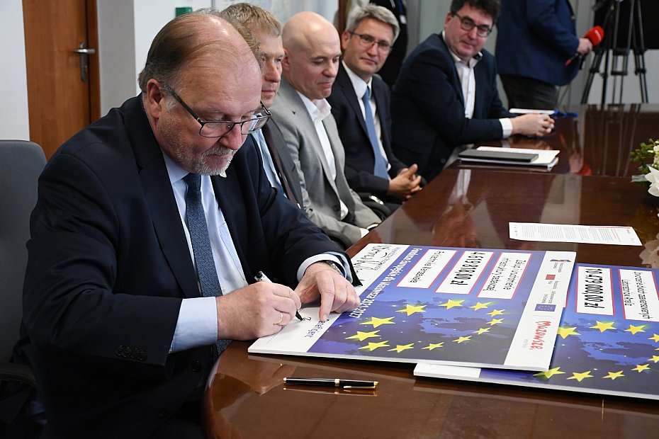 alt='Ponad 15 mln z� dla Politechniki Warszawskiej. Powstan� nowe technologie lotnicze'