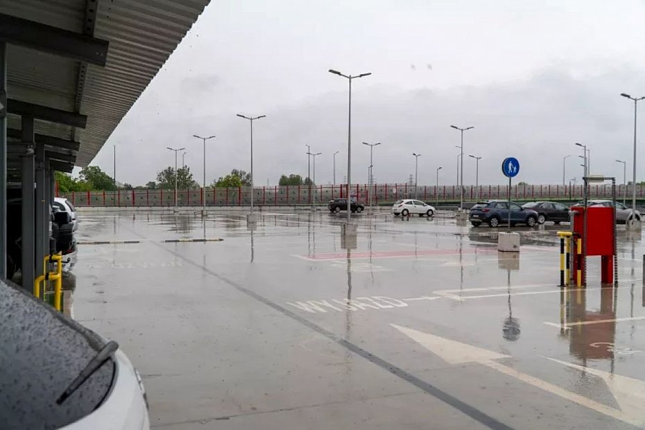 alt='Legionowo przypomina o darmowych parkingach. Wolnych miejsc wci�� nie brakuje'