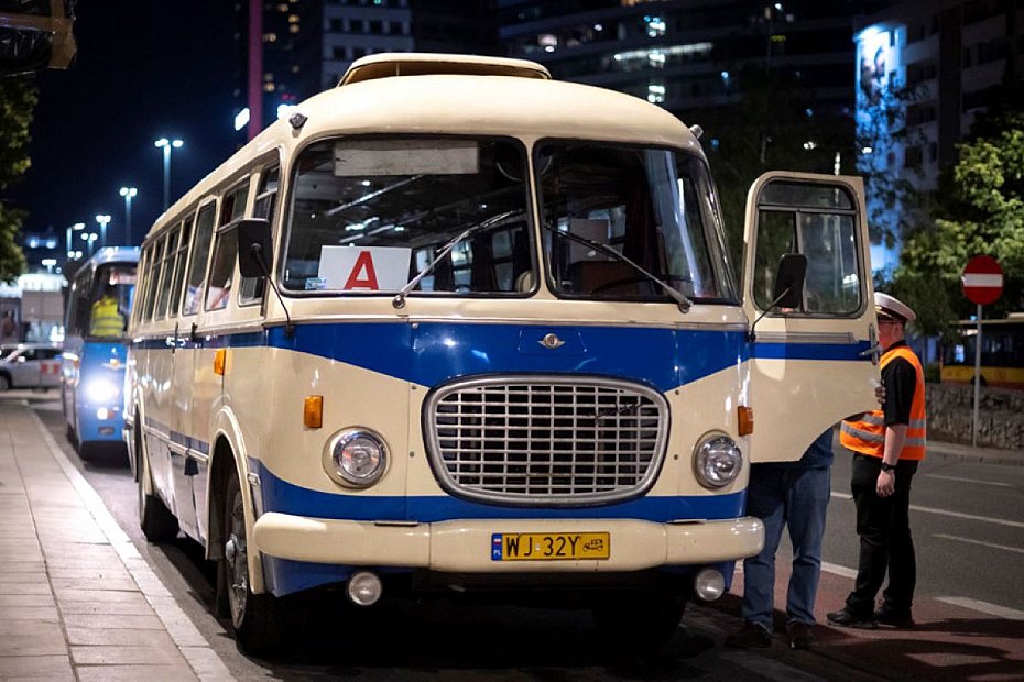 alt='Noc Muze�w 2026 w Warszawie. Zabytkowe tramwaje, autobusy i darmowe linie'