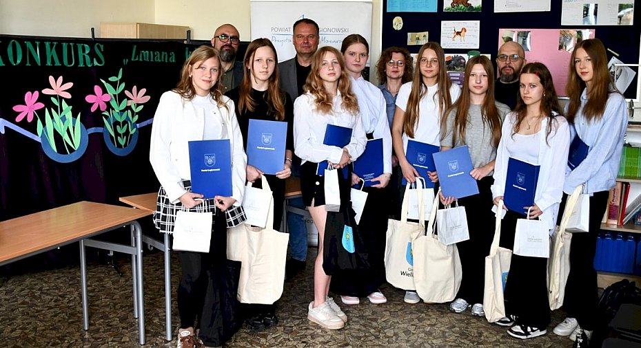 alt='Powiatowy konkurs ekologiczny rozstrzygni�ty. Uczniowie pokazali skutki zmian klimatu'