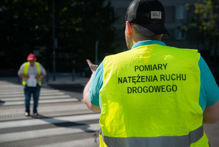 alt='Warszawa zn�w sprawdzi�a przej�cia dla pieszych. Nie wszystkie zmiany zadzia�a�y'