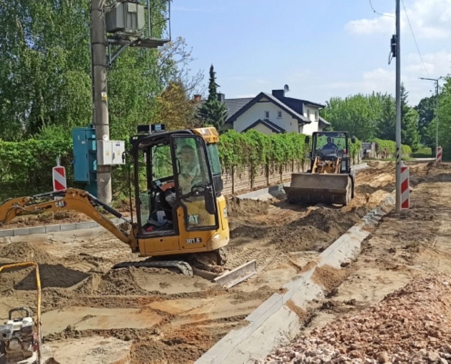 alt='Niepor�t kontynuuje budow� ul. Brzozowej'