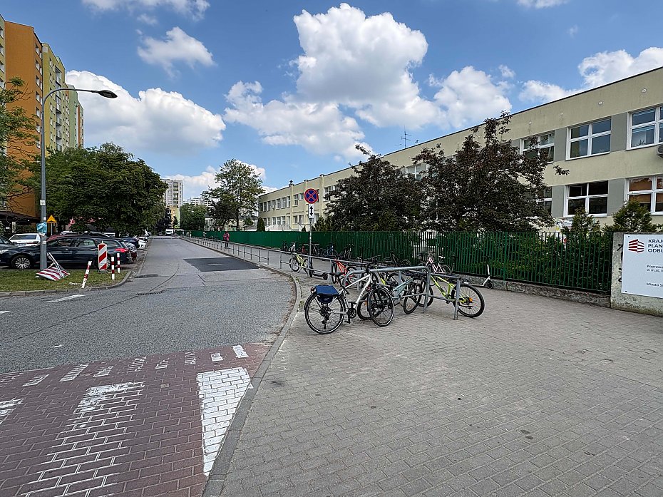Rodzice walcz� o Kiss&Ride przy szkole na Czumy. Urz�dnicy pozostaj� nieugi�ci