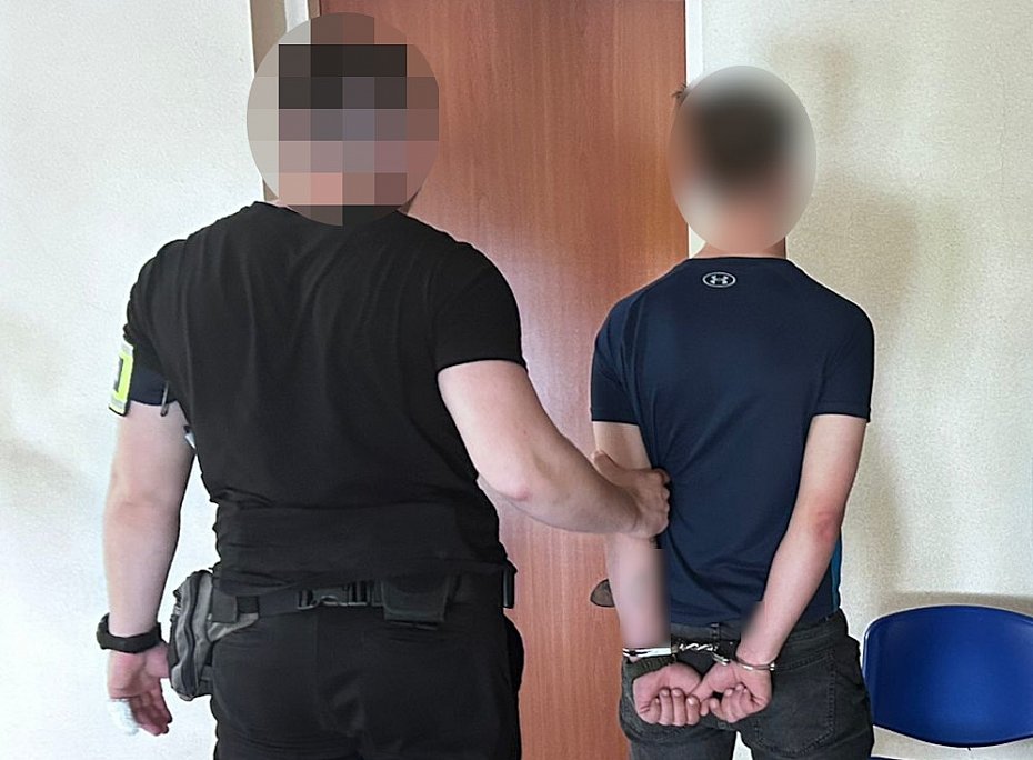 alt='Kryminalni zatrzymali poszukiwanych braci. Trafili ju� do wi�zienia'