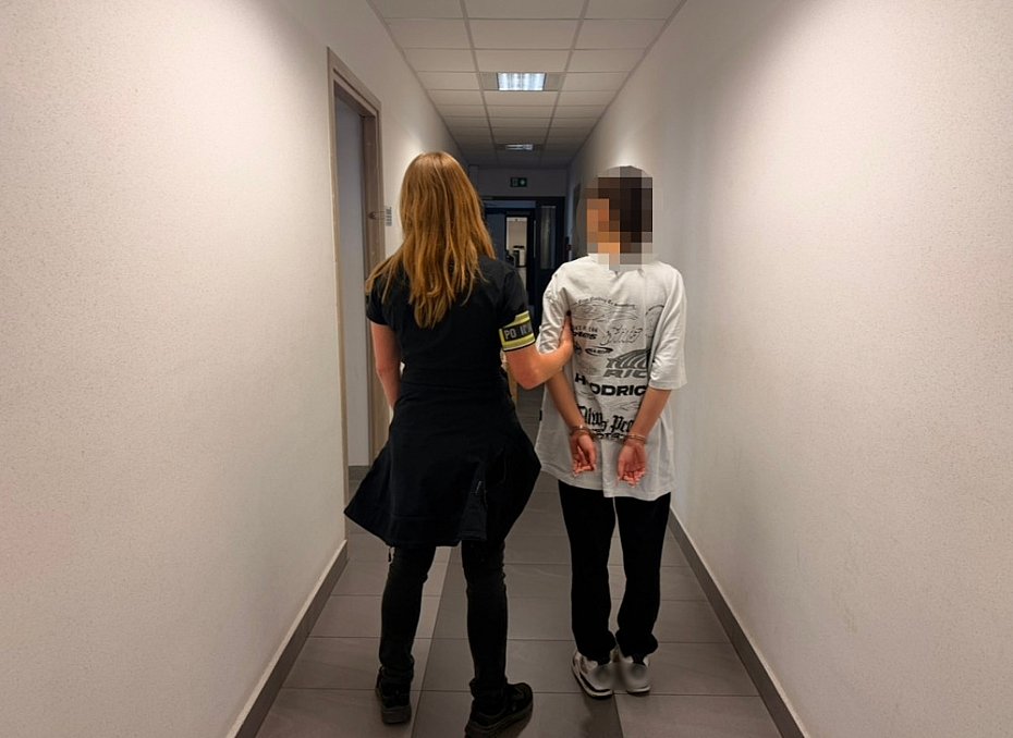 alt='Okradali kierowc�w aplikacji i pryskali gazem pieprzowym'