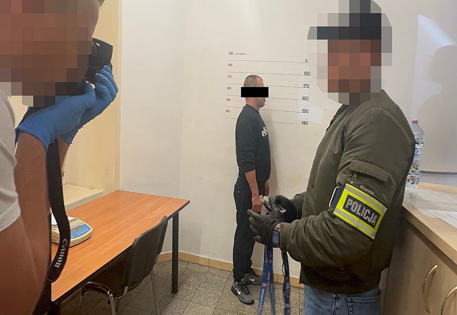 Zwabi� m�czyzn� spod klubu i wywi�z�. 41-latek zatrzymany
