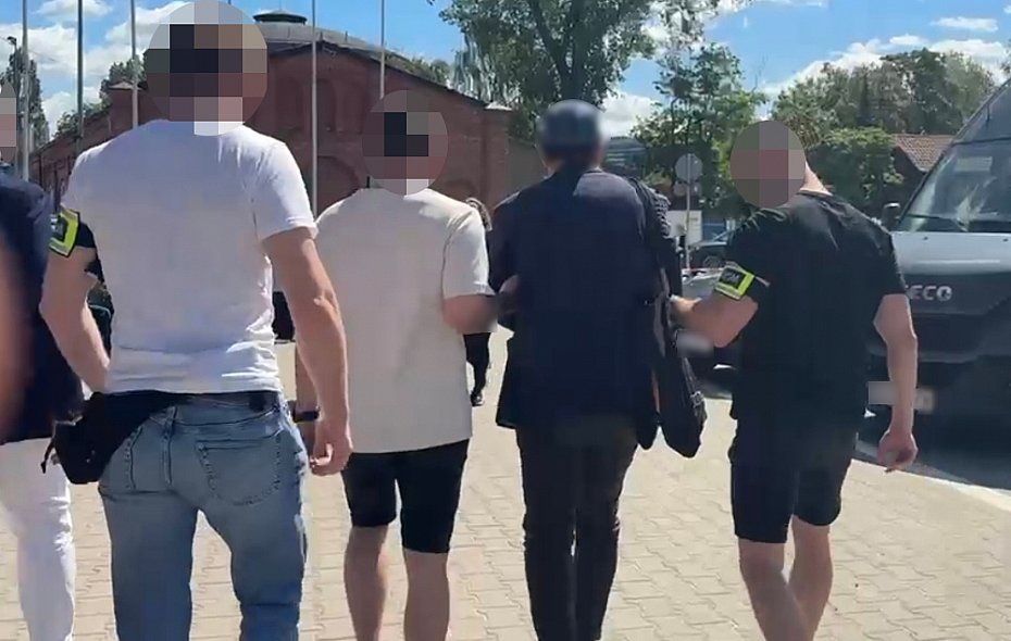 alt='55-latek poszukiwany przez s�d zatrzymany podczas targ�w na Woli'