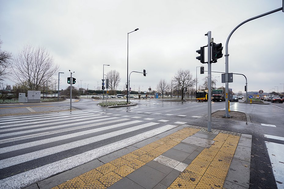 alt='Pieszo-rowerowa inwestycja w al. Sikorskiego z co najmniej 3-letnim po�lizgiem'