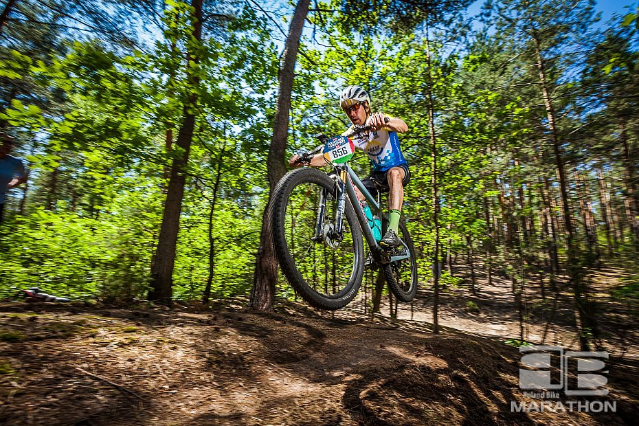alt='LOTTO Poland Bike Marathon ponownie w Legionowie. Kolarze rusz� do las�w'