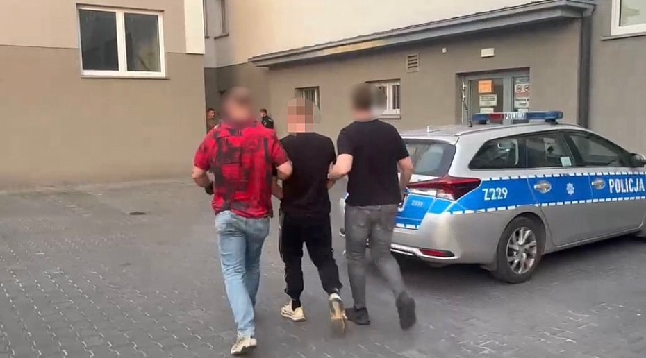 Ucieczka przed kontrol� sko�czy�a si� zderzeniem z autobusem. Policjanci odkryli wi�cej