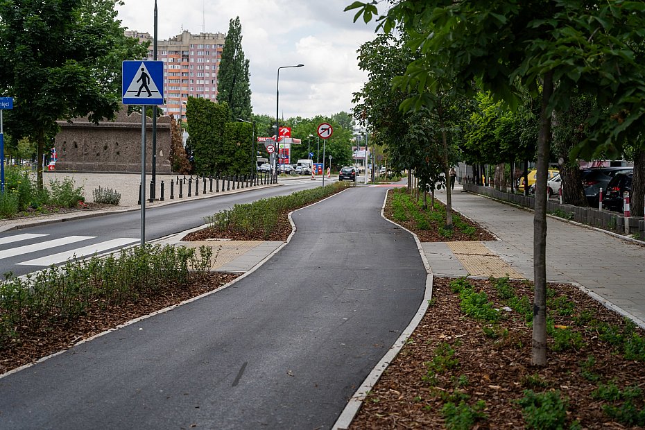 Rowerem przez Wol� bez przerw. Gotowa nowa trasa wzd�u� al. Solidarno�ci