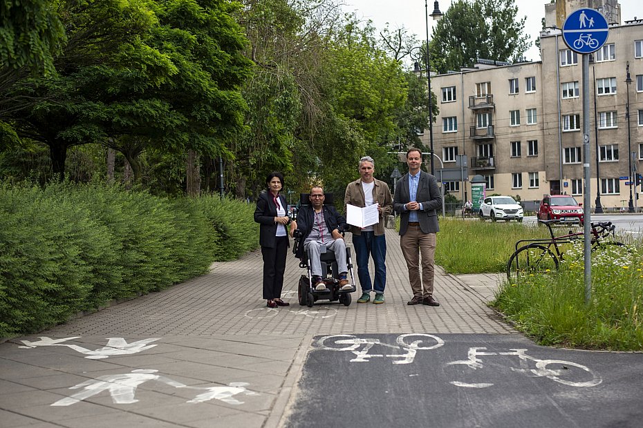 alt='Rewolucja na Mickiewicza. B�d� nowe chodniki, ziele� i droga rowerowa'