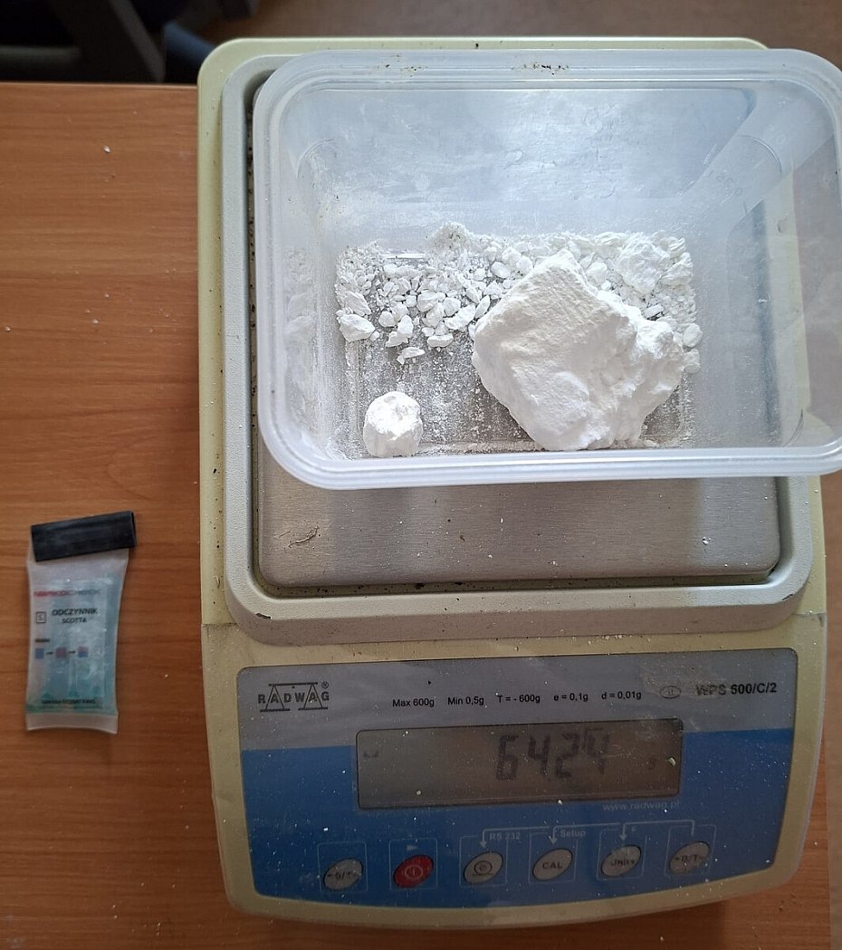 Zatrzymali auto. W �rodku znale�li ponad 65 gram�w