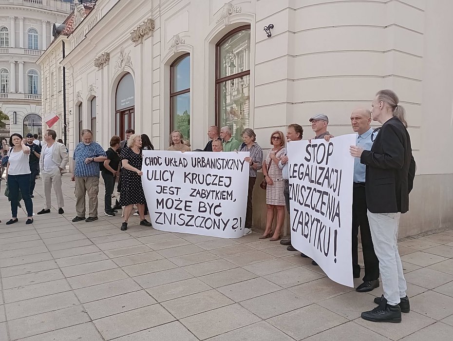 Kolejny protest mieszka�c�w Kruczej. Nie chc� "imprezowni dla turyst�w"