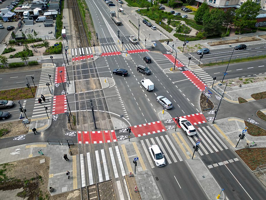 Koniec rowerowego "teleportu". Skrzy�owanie zmieni�o si� nie do poznania