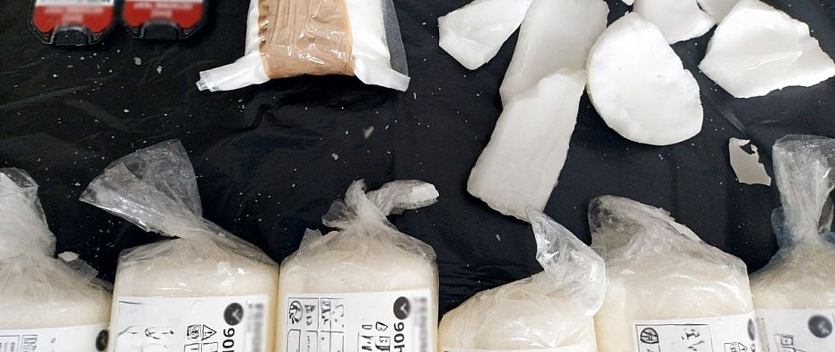 alt='Prawie 5 kg ketaminy w �wiecach. KAS przechwyci�a przesy�k� do USA'