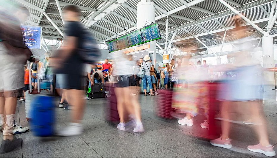 alt='Lotnisko Chopina p�ka w szwach. Rekordowi pasa�erowie i wielka modernizacja'