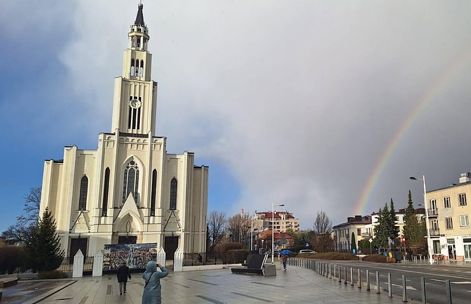 alt='Miasto chcia�o zmieni� przeznaczenie parafialnej dzia�ki. Parafianie nie odpu�cili'