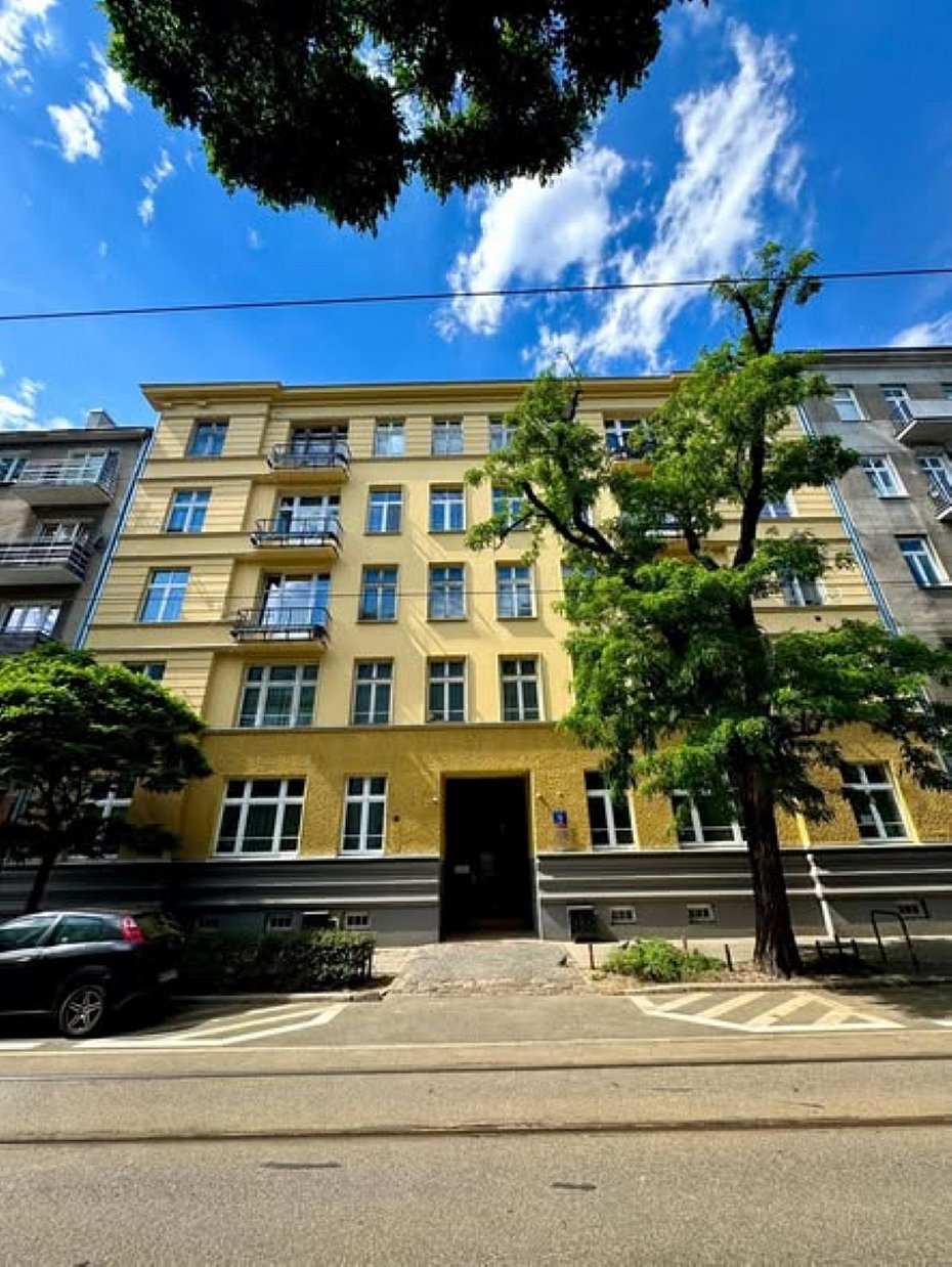 Praska per�a modernizmu pod ochron�